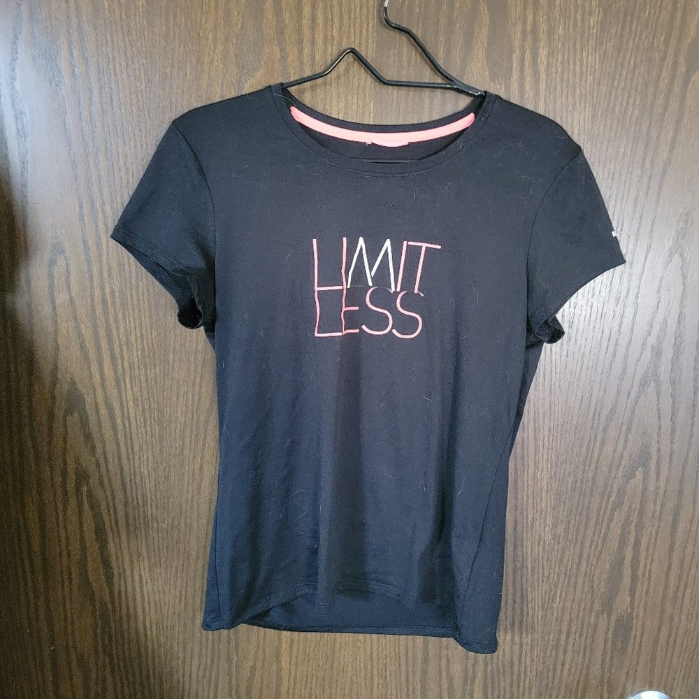Women's The North Face Black Limitless T-shirt Size Medium Vapor Wick
